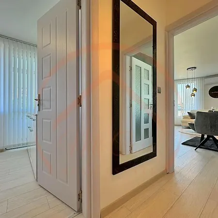 Stylish 1br With Luxe Amenities Apartment Varna